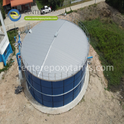 Serbatoi di stoccaggio petrolchimico con rivestimento resistente per lo stoccaggio sicuro di prodotti chimici ottenuti da petrolio e gas