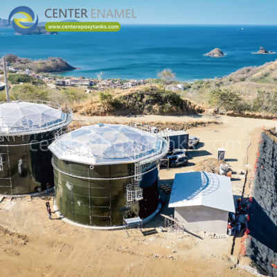 Copertura in cupola di alluminio per serbatoi industriali di trattamento delle acque reflue: contiene odori e impedisce l'ingresso di acqua piovana