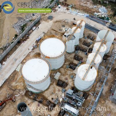 Serbatoi di acciaio a bullone come serbatoi di approvvigionamento idrico antincendio per magazzini: sistemi di grande capacità progettati per la sicurezza delle centrali logistiche e di stoccaggio.